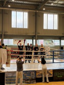 Zawodnicy klubu Akademia Sportu YoTo podczas debiutu na zawodach bokserskich SSW Fight Night