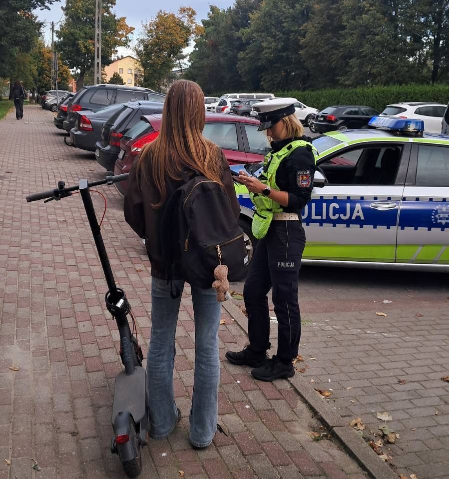 Policjanci podczas działań SZKOŁA w Kwidzynie