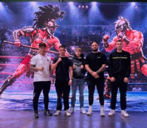 Marcel Lehle, Tymek Halik i Vadim Tyrpak z Akademii Sportu YoTo podczas Chojnicki Boxing Show 20